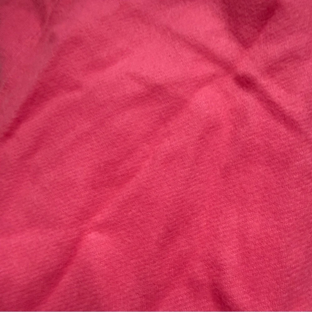 Luxurious Pink Cashmere Wrap - Picture 4 of 6